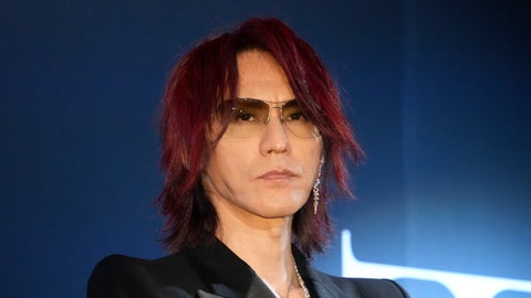 SUGIZO、56歳で亡くなった盟友・真矢さんの追悼写真を公開。「本当に、本当に寂しい…」
