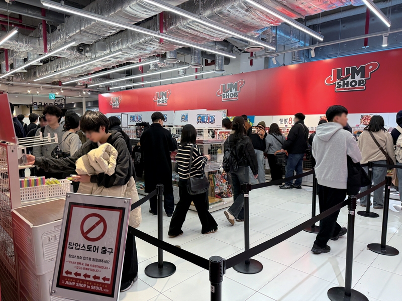 寒波の中でグッズ店「開店待ち」も…日本アニメ＆漫画、韓国で人気のワケ