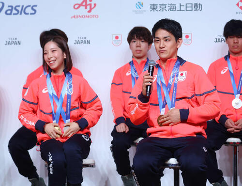 【ミラノ五輪】冬季最多メダルの日本選手団が解団、金メダルりくりゅう、JOC橋本聖子会長ら出席