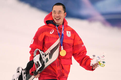 【スノボ】男子ビッグエア金メダルの木村葵来、丸刈りで好感度急上昇中「新鮮」「意外」「逆に」