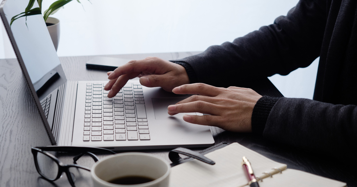 [ITmedia ビジネスオンライン] 会社に「こっそり副業」している人は何割？　申請が必要でもしない理由1位「却下される可能性」