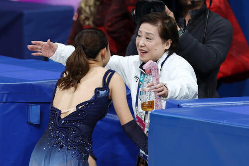 【フィギュア】坂本花織「セルフ背中タッチで行きました」初の経験に困惑も貫禄の首位