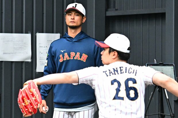 侍ジャパンの合宿でダルビッシュ有が「ダル塾」を開催 捕手たちにも