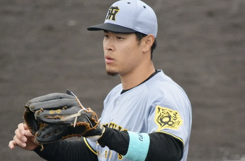 佐藤輝明、バッティングもだが守備がめちゃくちゃ上手くなってるな