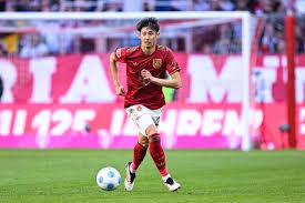 バイエルン普通に試合に出て普通にゴールを決める伊藤洋輝を日本国民が全然知らないのは本当に勿体ない…