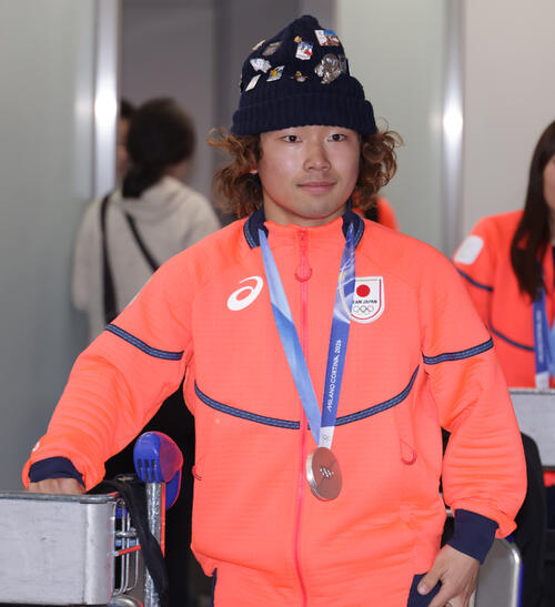 【スノボ】スロープスタイル銀の長谷川帝勝「なりたい像を追いかけたい」名を世界にとどろかせる