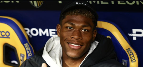 左手骨折から3か月の🇯🇵日本代表GK鈴木彩艶、🇮🇹パルマに合流