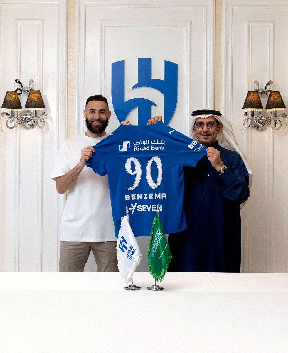 ベンゼマ 新天地に電撃移籍