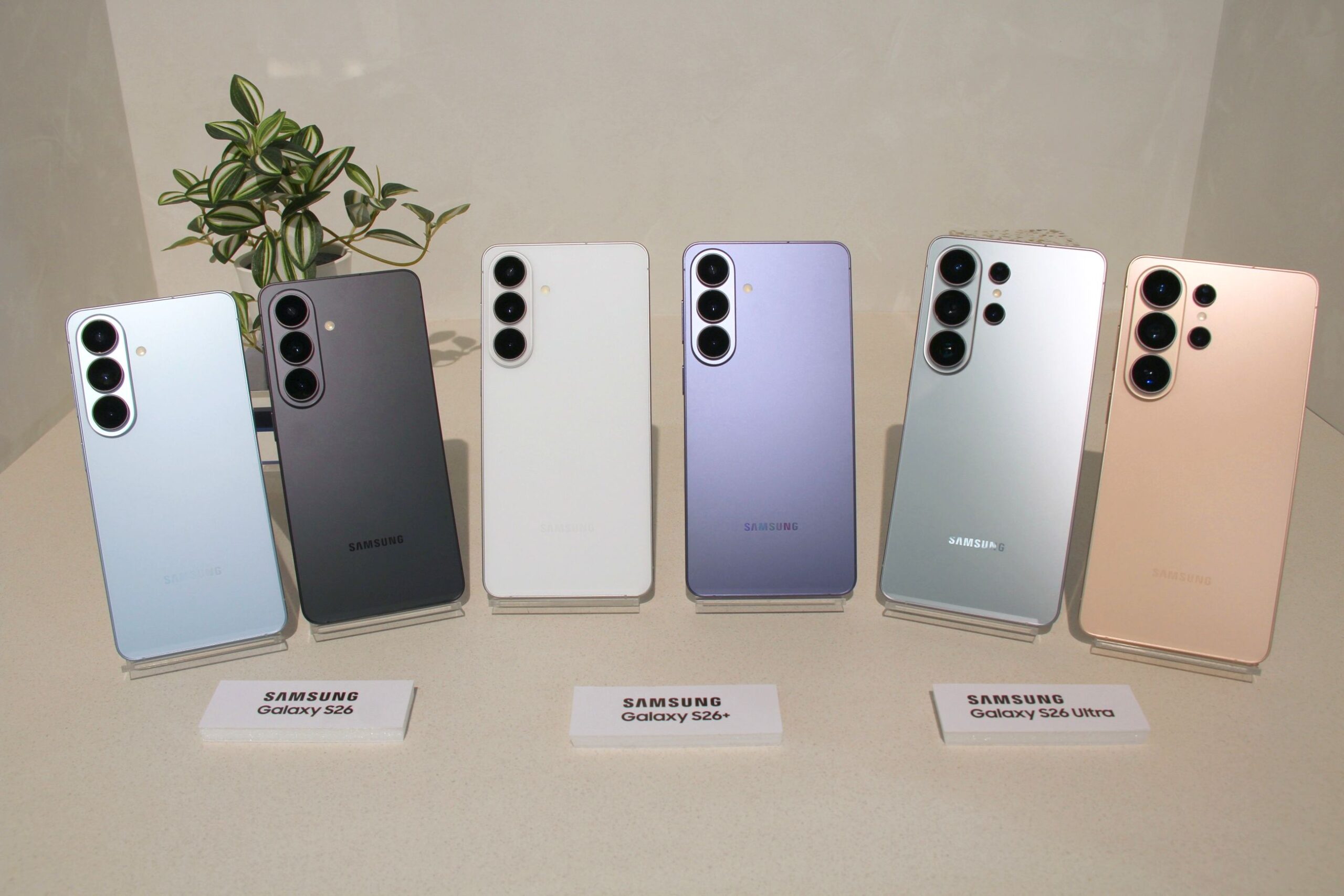 のぞき見防止画面と最新AIを搭載する「Galaxy S26」。無印/Ultraに今回は「+」もラインナップ