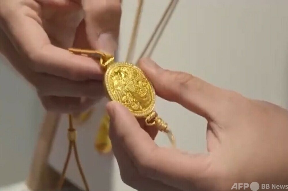 中国では金装飾品が人気 黄金先物価格が週間で8%超下落の影響