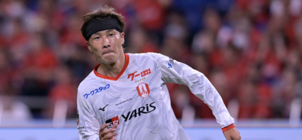 名古屋FW山岸祐也が“FIFA公認美女”と電撃結婚! キューピッドは森保監督息子