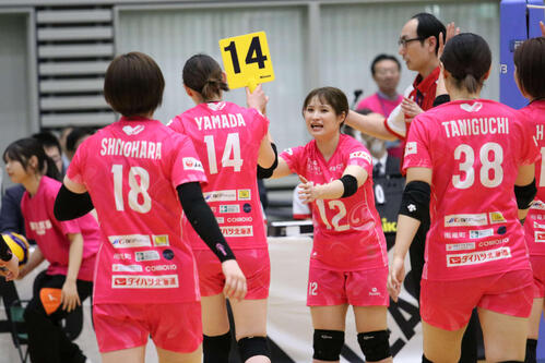 【バレー】全敗からの「大きな成長」現役引退のアルテミス北海道、工藤綾乃、岩見花が涙「感謝」