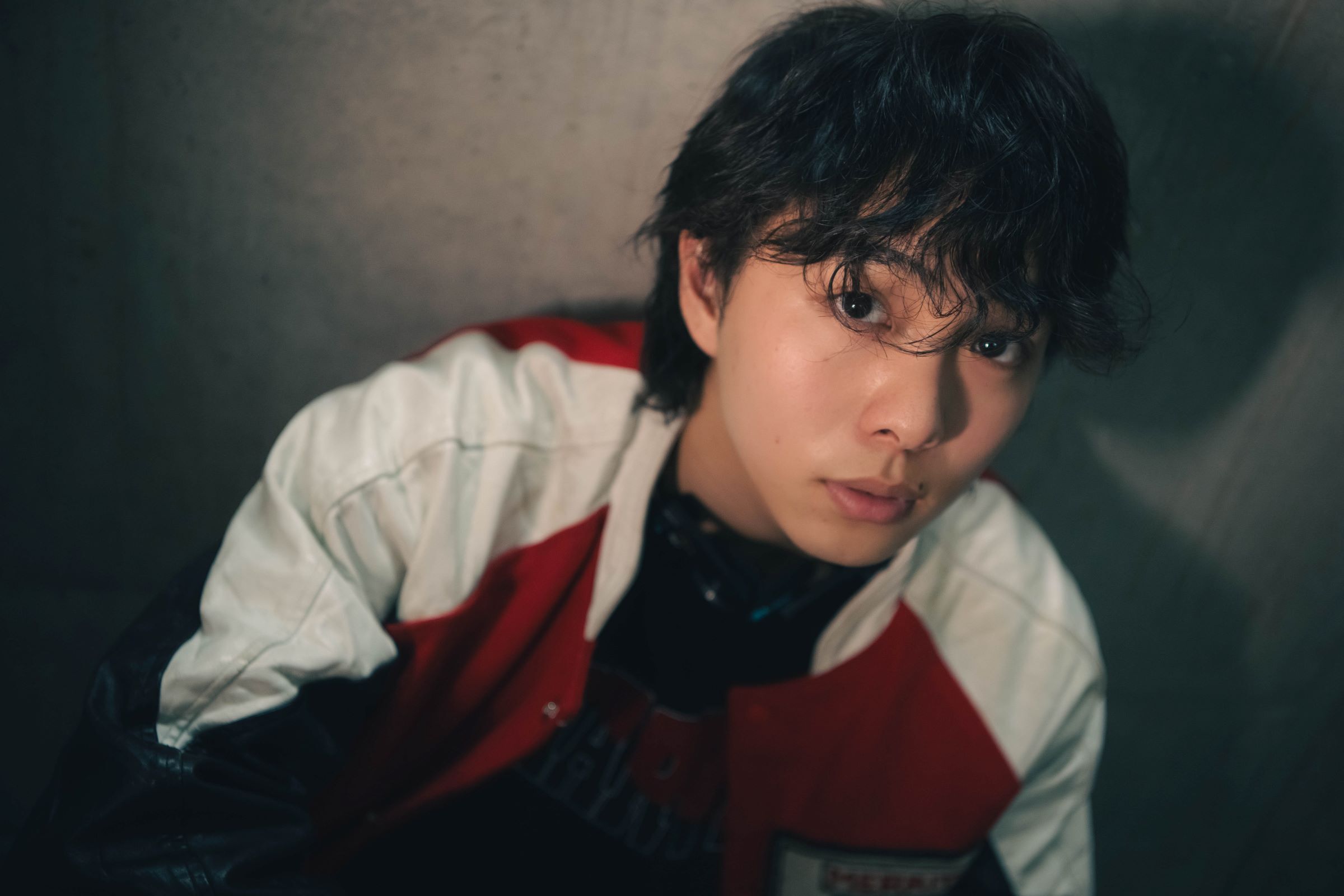 ボーダレスに世界を鳴らす20歳――Rol3ertが語る飛躍の1年と「savior」に込めた嘆きとポップの現在