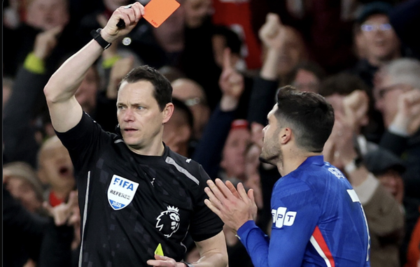 チェルシー、プレミアリーグの1シーズン最多退場記録に並ぶ。主将＆指揮官は問題視