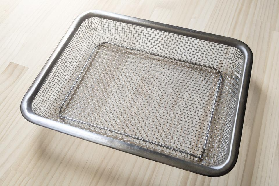 無印良品の「使いたくなる」ザル、秘密は「四角い形」にあり。収納がぐっと楽になる