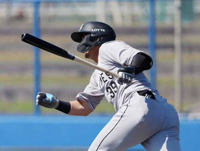 【悲報】ロッテ井上広大さん、18打席12三振でひっそりと終わる