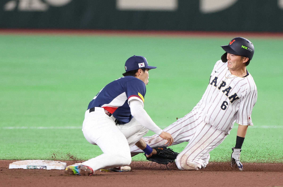 侍ジャパンの7日の韓国戦 源田壮亮が際どいタッチプレーでアウトに