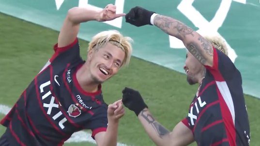 【画像】レッドカードも出てないのに、危うく選手の人数が減るところだった…