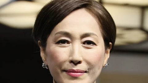 高島礼子、藤原紀香との観劇写真を公開。“キャッツアイ”姉妹の仲良しショットに「存在感とオーラを感じる」