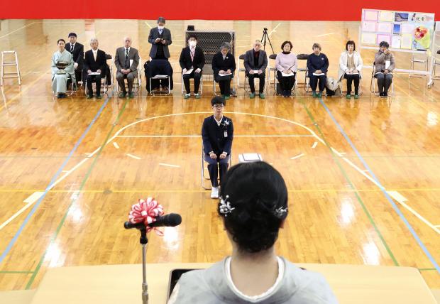 全校児童1人の福井市の小学校で卒業式 在校生はいなくなり3月末で休校