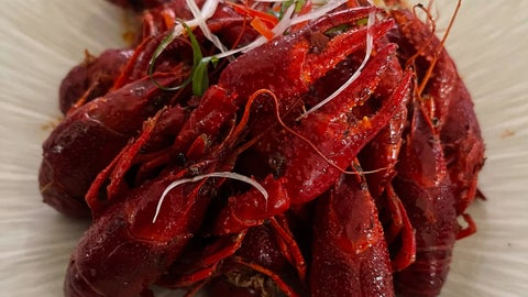 ザリガニのエキス&丸ごと1匹トッピングしたアイスが大好評⇨塩気とスパイスが効いた味に「試す価値あります」（アメリカ）