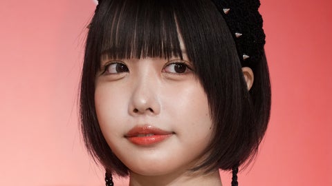 あの、新曲ビジュアルが「マリー・アントワネットすぎる」と話題。「ゴージャス」「カッコいい」の声