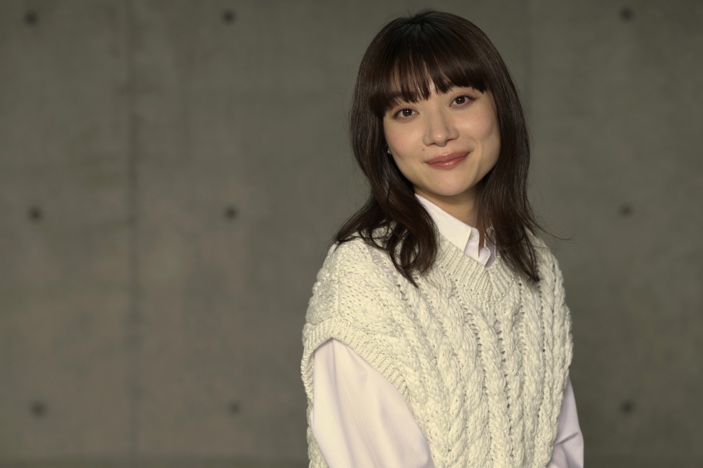 三浦透子が挑む、初めての一人芝居『プライマ・フェイシィ －私の声を聞いて－』「声や体を信頼して、この物語が問いかけることに応えたい」