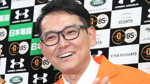 ナイツ土屋伸之が描いた「お客さん」の油絵に「表情がすばらしい」「写真かと思った」と絶賛の声。47歳で美大に合格