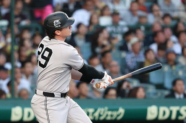 巨人のボビー・ダルベックが来日初の猛打賞 阪神戦に勝利を呼び込む