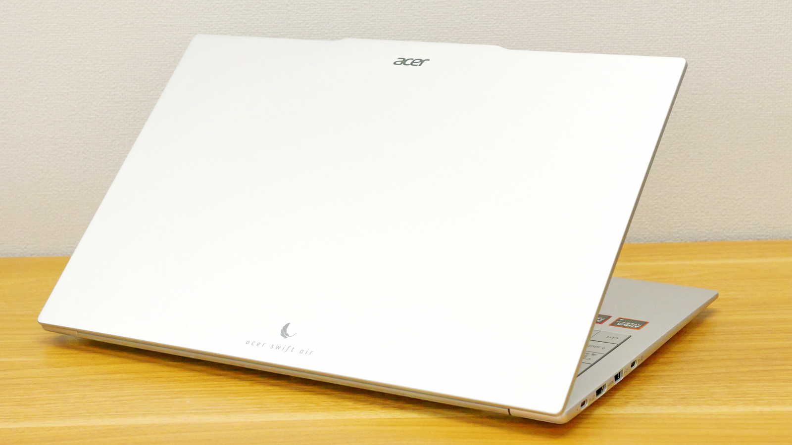 重量990gで超軽量＆超薄型なノートPC「Acer Swift Air 16」外観フォトレビュー
