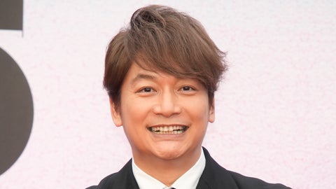 香取慎吾、草彅剛から届いた“豪華な差し入れ”が美味しそう…！彩り鮮やかな楽屋弁当も