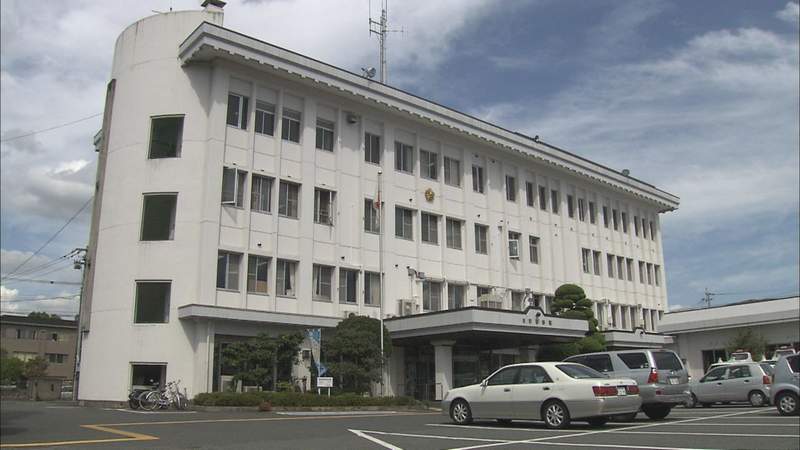 ニセ警察官詐欺「逮捕状出ています」SNSで画像送られ60代男性134万円の被害