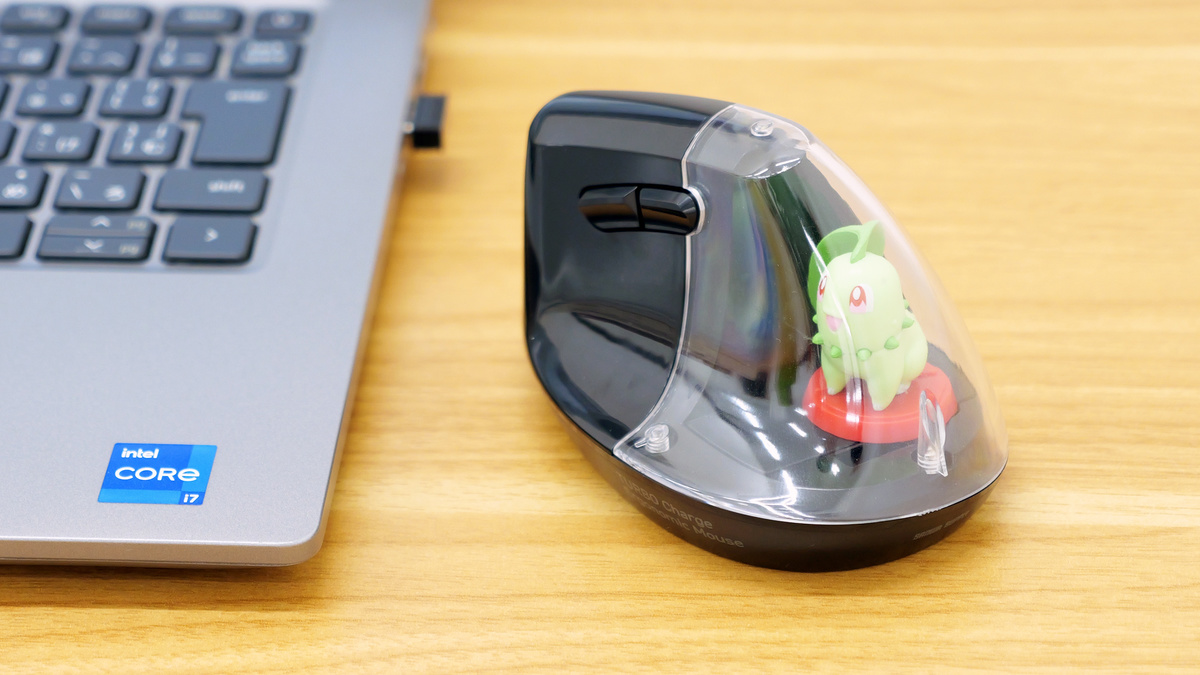 人間工学マウスの空洞に推しのアイテムを飾れるサンワサプライの「推し活マウス」を使ってみた