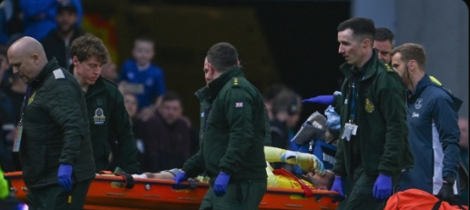 GKアリソン離脱中のリバプール…GKママルダシュビリが負傷交代、スロット監督「長期的な怪我にはならないだろう」