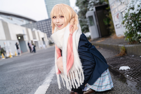 【コスプレ】制服ギャルの萌え袖が可愛すぎて恋しちゃいそう…！「着せ恋」海夢の屈託のない笑顔に心が明るくなった【写真8枚】