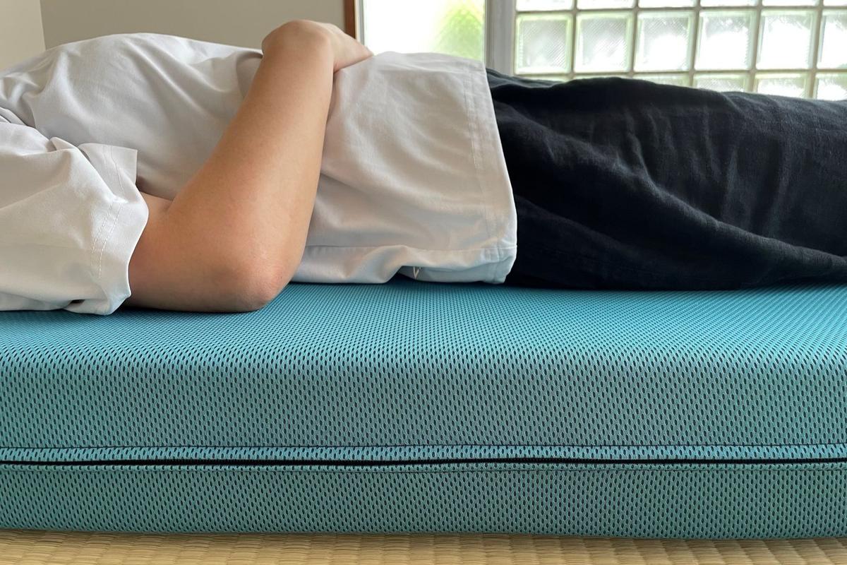 2年使って実感中！狭い部屋には、マットレス「三つ折り」が断然おすすめ