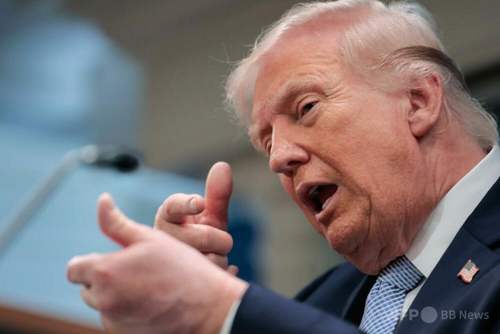 対イラン交渉決裂なら再攻撃、米軍艦に武器弾薬補給中 トランプ氏