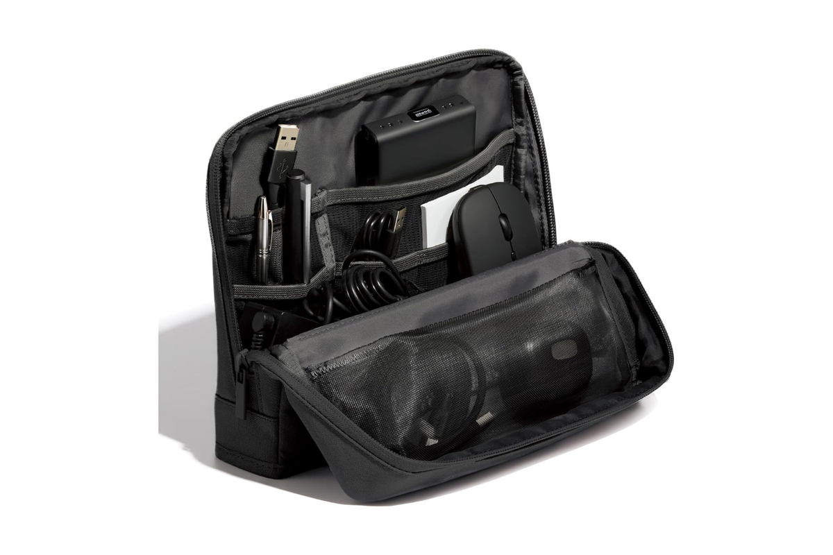 お仕事ツール整頓されすぎる。コクヨの万能ポーチが過去最安