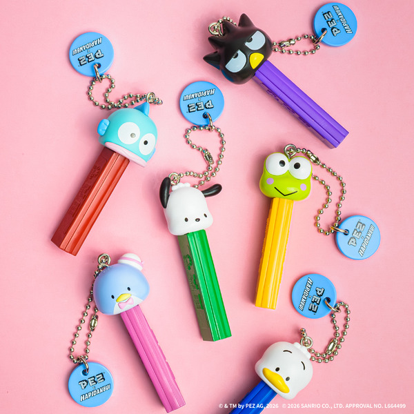ポップなカラーが超可愛い！「はぴだんぶい」とPEZがコラボ！ボールチェーン付きのマスコットで登場♪