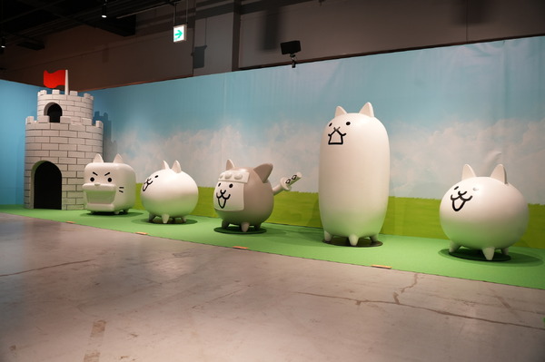 リアル“にゃんこ城”で出撃できちゃう？4月24日から開催の「みんなで出撃！にゃんこ大戦争展」横浜会場の模様をフォトレポートでお届け！