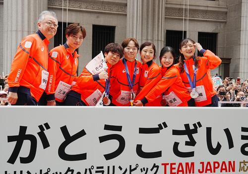 ミラノ五輪パレード　115人のアスリート参加　５万人ファン集結　橋本聖子会長「心から感謝」