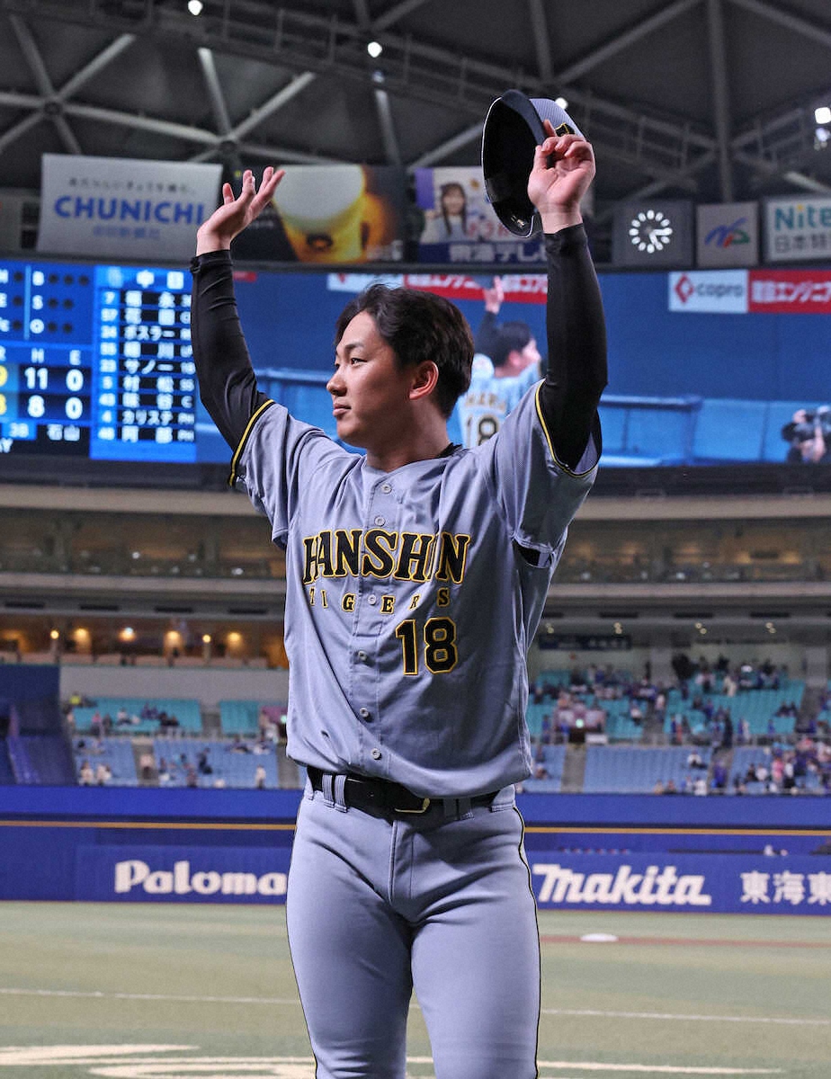 昨年9月に新調したピンクのグラブ 阪神・伊原が今季2勝目