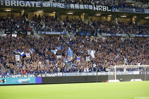 いくらゴール裏だからって、たかが1サポが他者の行動を制限するのはおかしいだろ