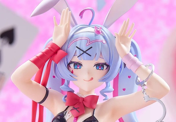 「初音ミク」がDECO*27氏による楽曲「ラビットホール」モチーフで立体化！布製網タイツとスーツのコントラストが映える質感表現