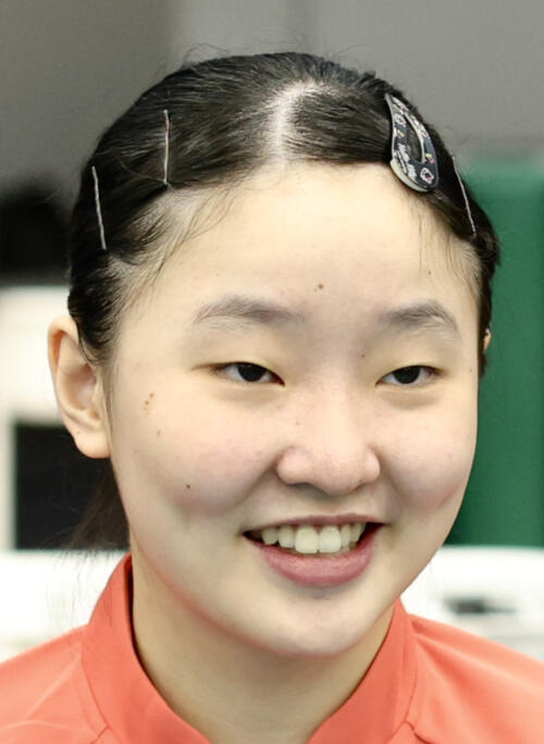 【卓球】張本美和「久しぶりに家族全員そろって本当に幸せな時間」親子４ショットを公開