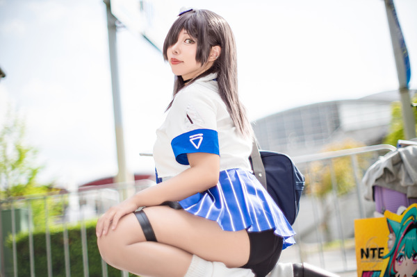 【コスプレ】ルーズソックスが激似合う美太ももが最強でした！『NIKKE』ナガの王道ギャルっぷりに魅了される人が続出【写真7枚】
