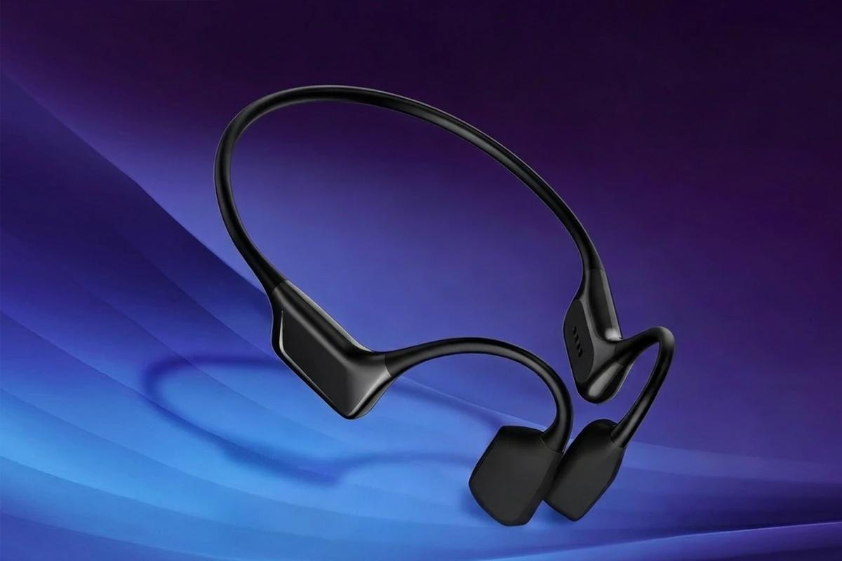 スマホなしで泳ぎながら音楽を。IPX8×骨伝導×空気伝導を一挙に叶えたイヤホン