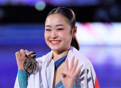 【フィギュア】島田麻央、クルッと回転→ノーバン投球　エンゼルスvsドジャースの始球式登場