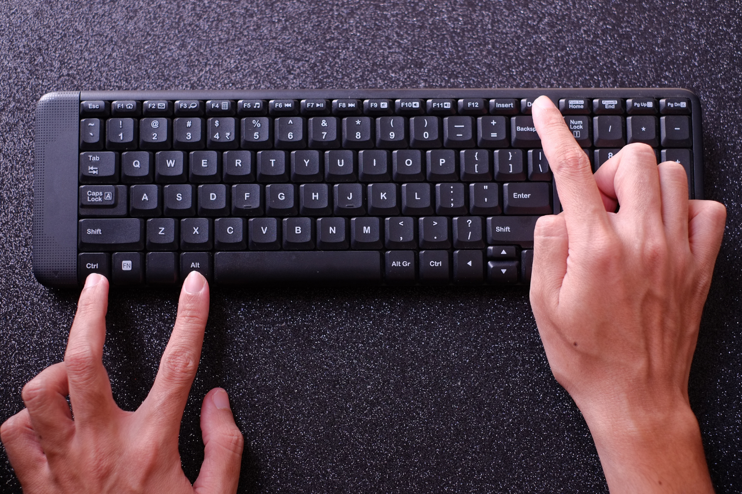 「Ctrl＋Alt＋Del」だけじゃない？Windowsに隠された緊急再起動の最終手段