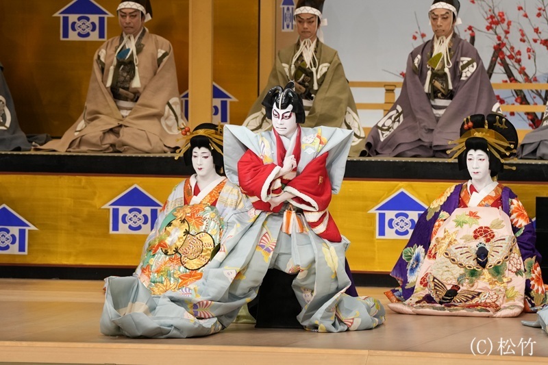 巳之助と右近の『八犬伝』、八代目菊五郎の『六歌仙』、そして令和の辰之助が曽我五郎で襲名披露！～歌舞伎座『團菊祭五月大歌舞伎』昼の部観劇レポート